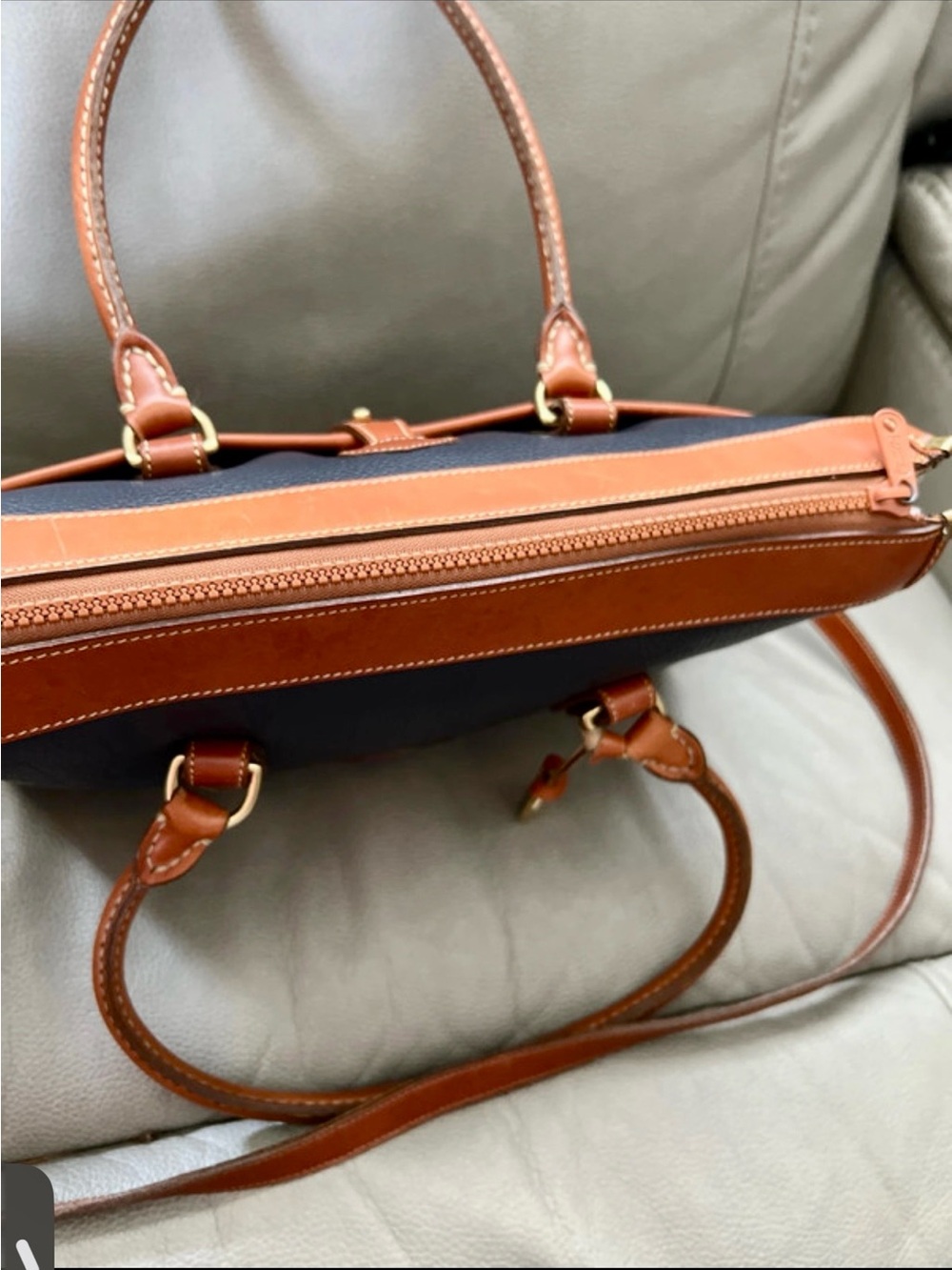 Vintage Dooney & Bourke  All-Weather Leather Shoulder with Crossbody Strap - Picture 5 of 9